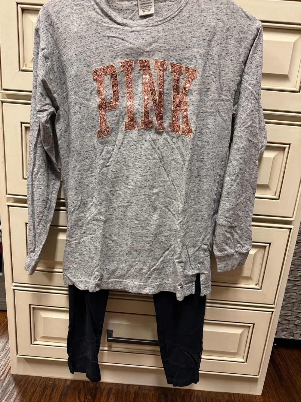 PINK Victoria's Secret Womens Long-Sleeve Heather Gray Top with Rose Gold Accent
